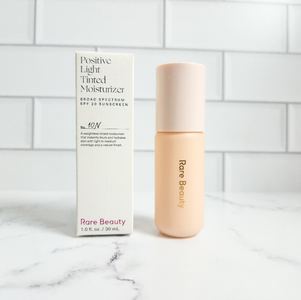 Positive Light Tinted Moisturizer Broad Spectrum SPF 20 Sunscreen - 10N